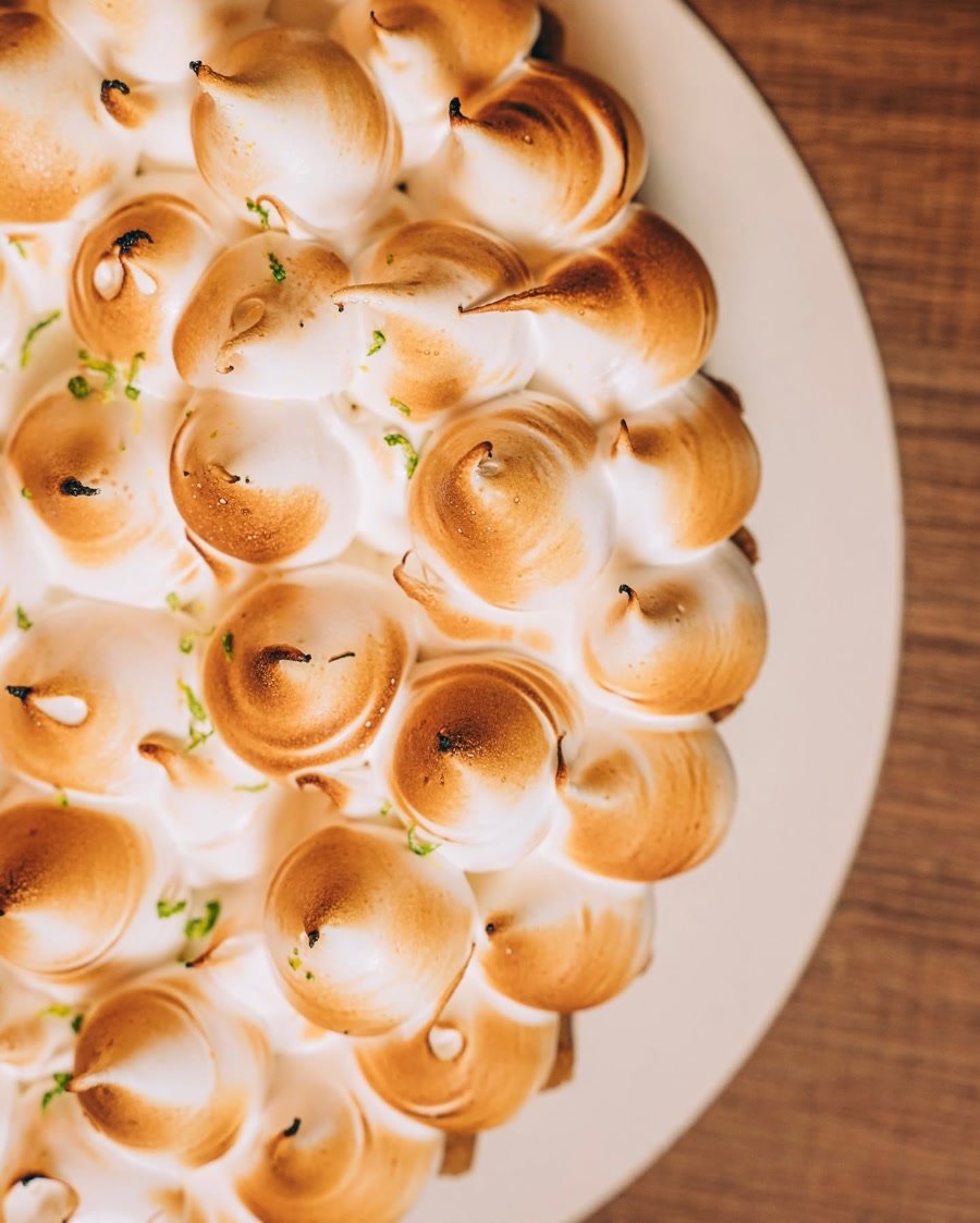 Torta de merengue de limão da confeitaria Marquês